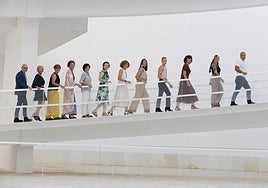 Protagonistas y el presidente y el director de UAPO ascienden por la pasarela del Teatro Fundación CajaGranada.
