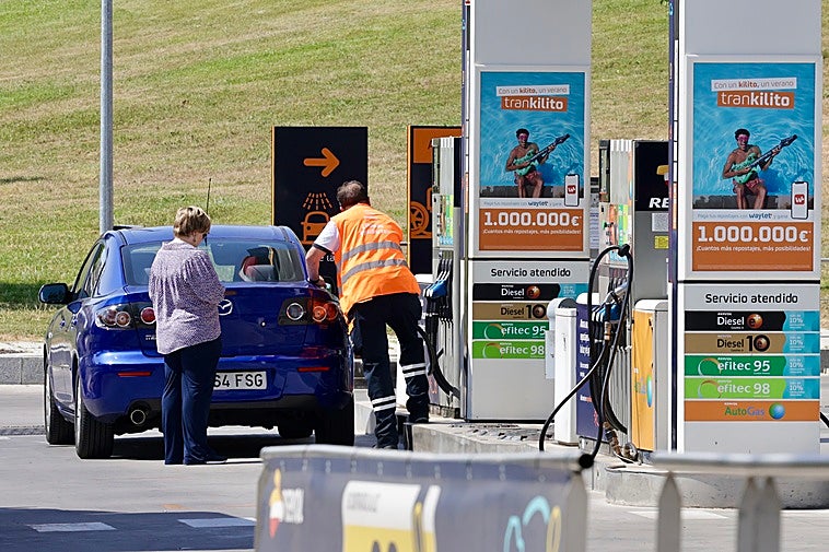 El truco que usan los alemanes para ahorrar hasta 40 céntimos por litro de gasolina.