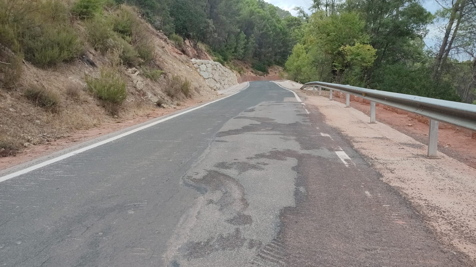 Tramo afectado por los cortes en la carretera A-319.