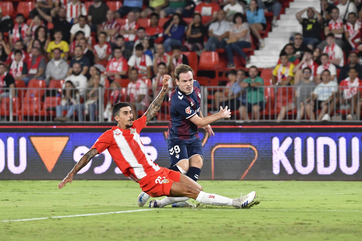 El Almería &#039;resucita&#039; y casi le da la vuelta al marcador