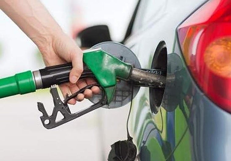 Estas son las gasolineras en las que nunca debes repostar, según la Asociación de Conductores.