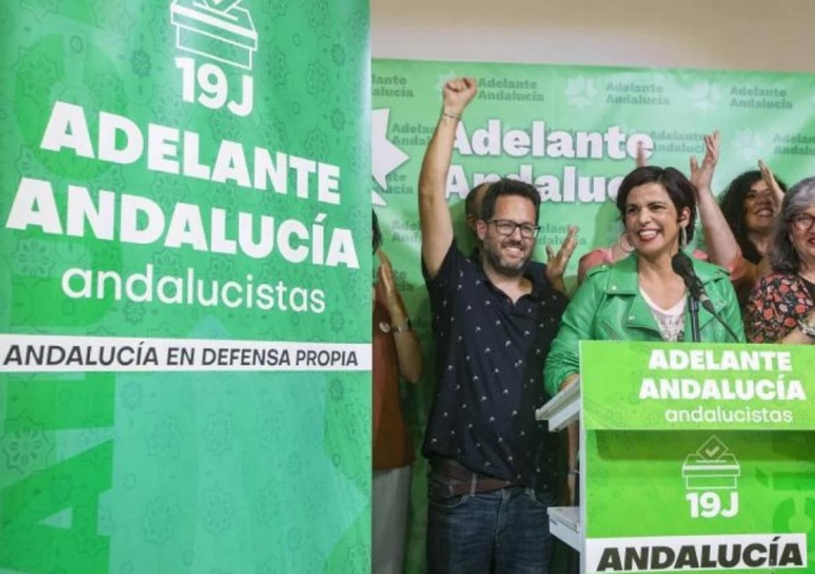 Dirigentes de Adelante celebran su entrada en el Parlamento