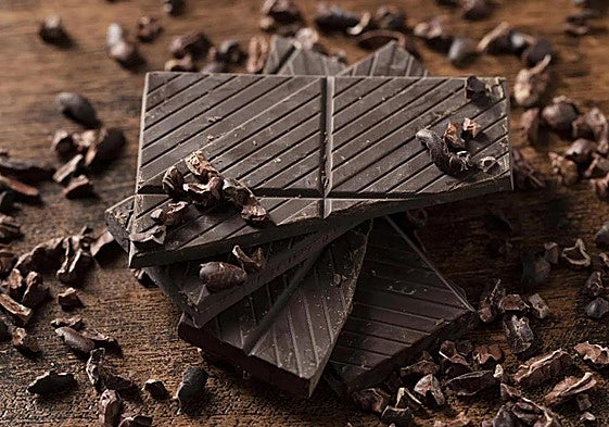 El chocolate negro que se vende en los supermercados por menos de 1 euro.