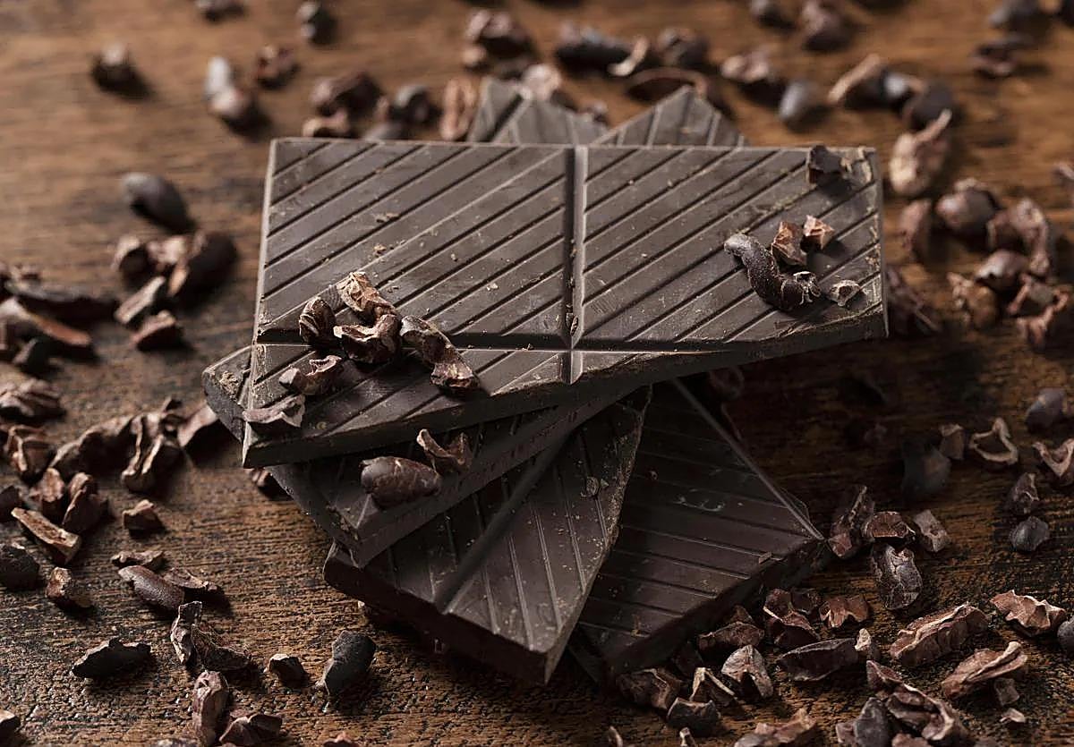 El chocolate negro que se vende en los supermercados por menos de 1 euro.