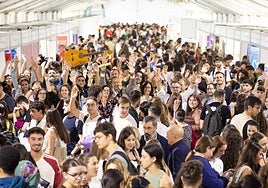 Jornada de recepción de estudiantes en la UGR.