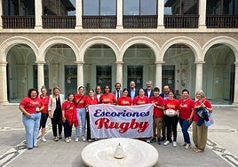 Homenaje de la Junta de Andalucía al equipo femenino de rugby del Escoriones.