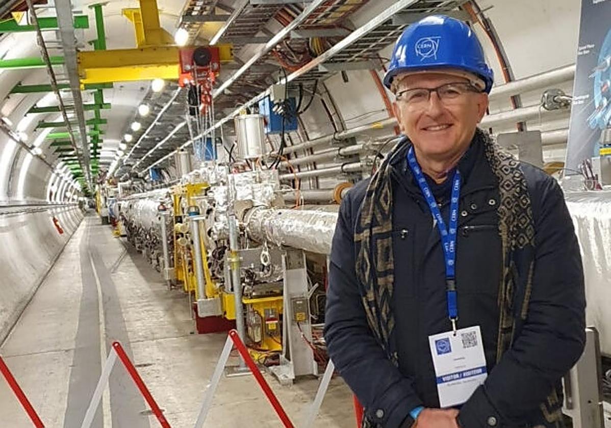 El vicerrector de Investigación y Transferencia de la UGR, Enrique Herrera, en una imagen de archivo en las instalaciones del CERN, en Suiza.