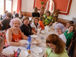 Las imágenes del almuerzo por la iglesia de Guadahortuna