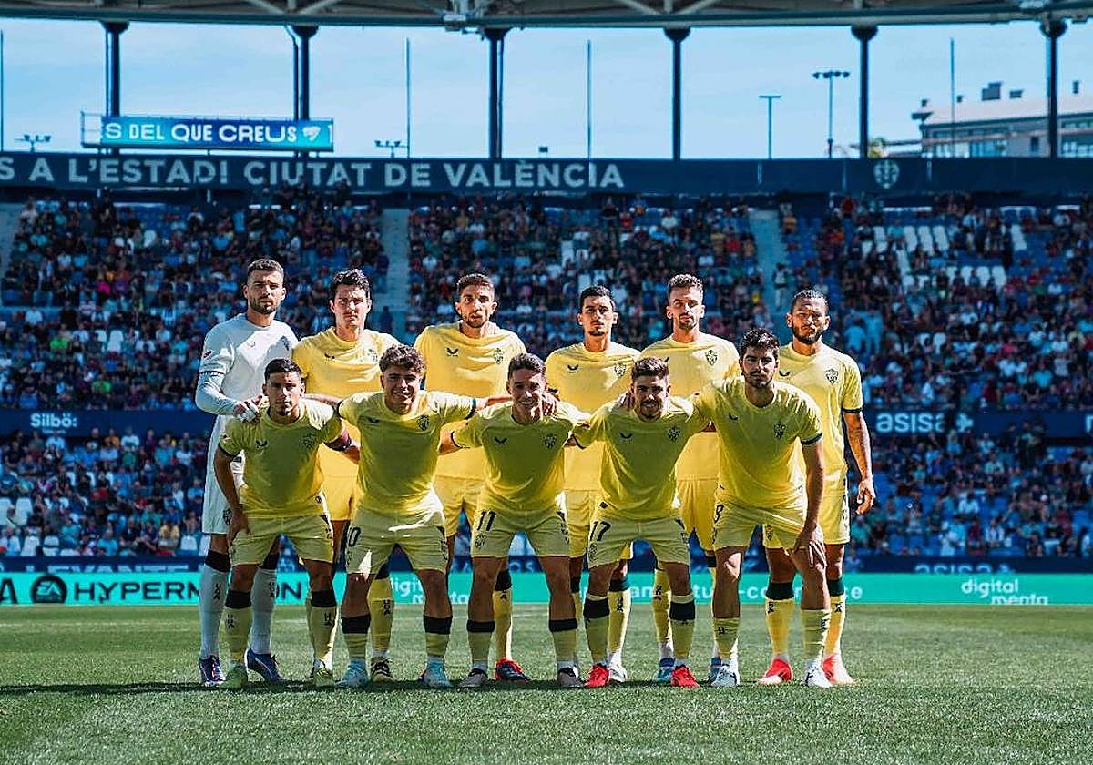 Once titular del Almería contra el Levante