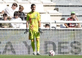 Diego Mariño calma a los suyos antes de un saque de puerta.