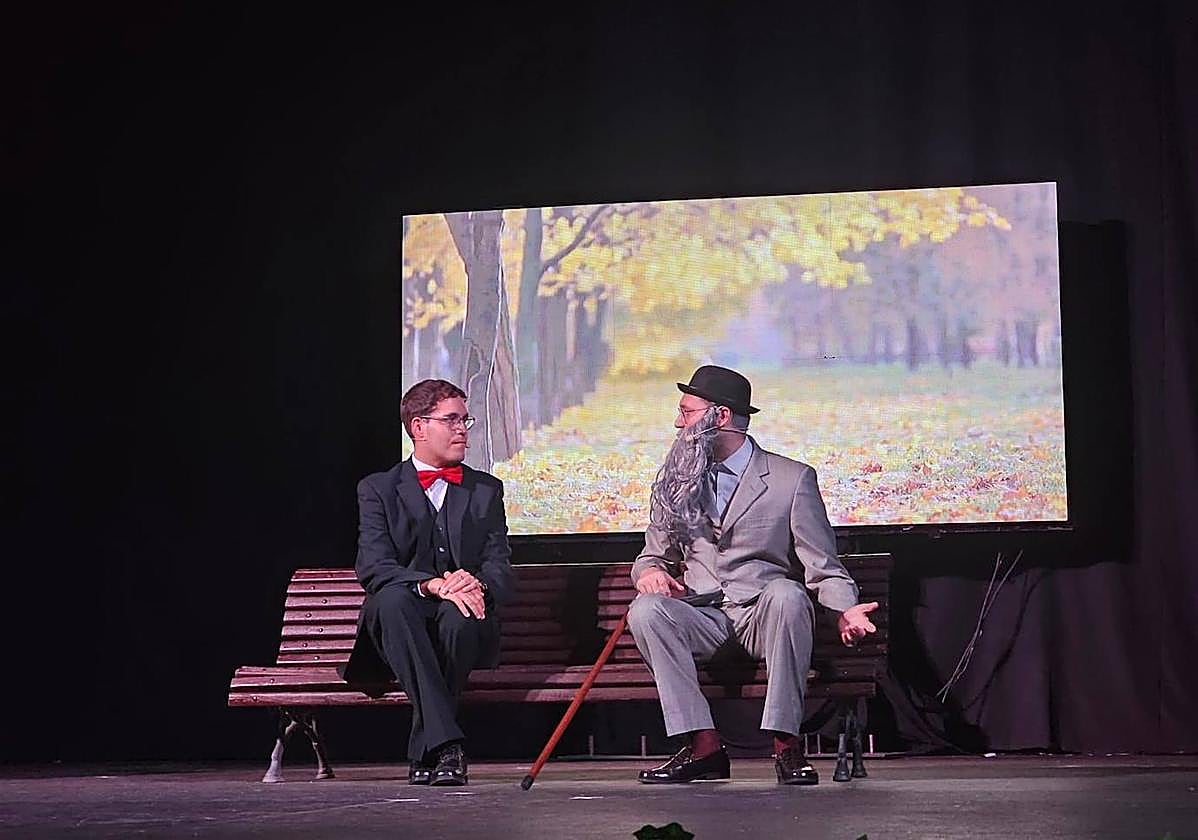 Imagen principal - Distintas actuaciones durante la gala.