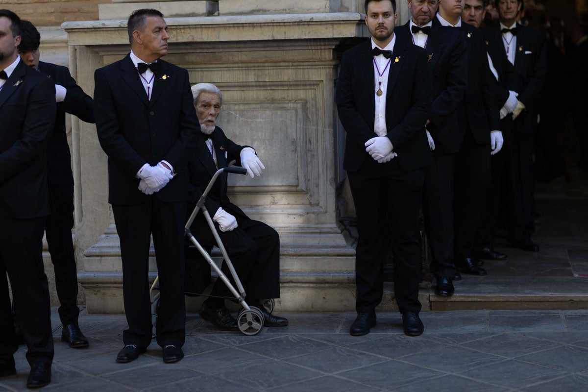 Las mejores imágenes de la procesión de las Virgen de las Angustias