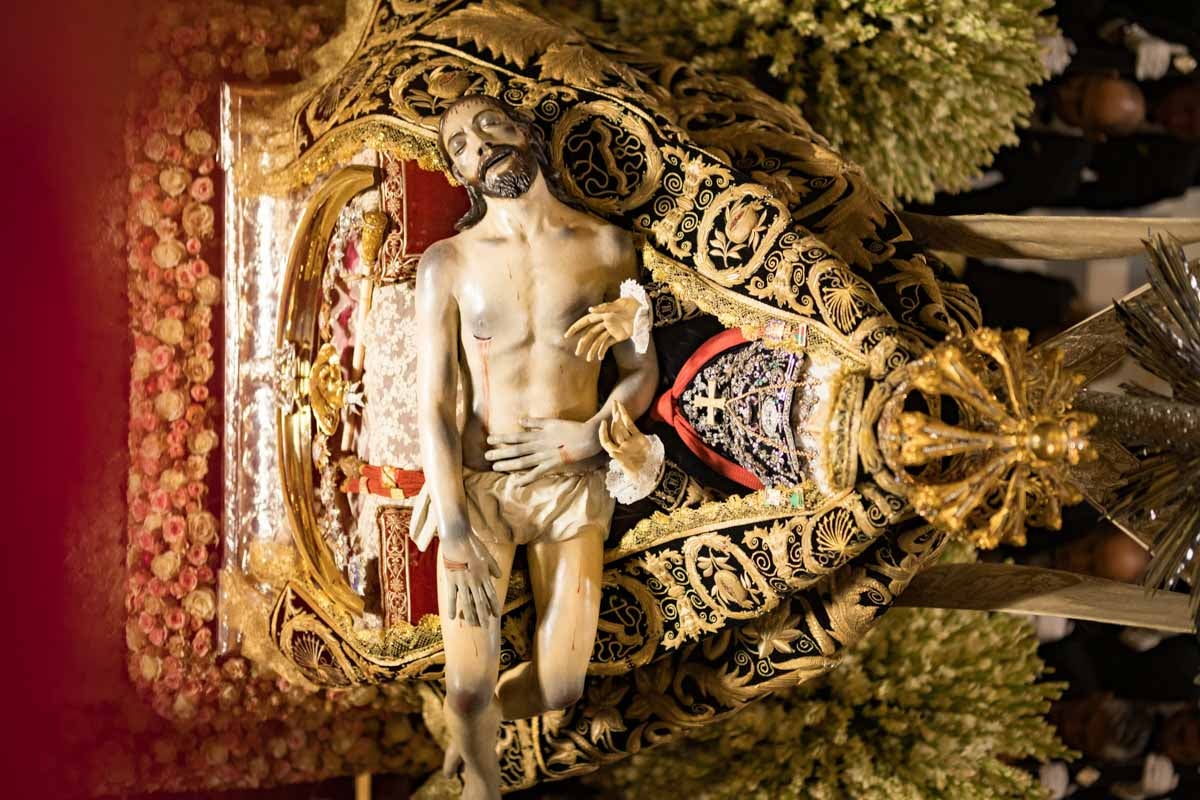 Las mejores imágenes de la procesión de las Virgen de las Angustias