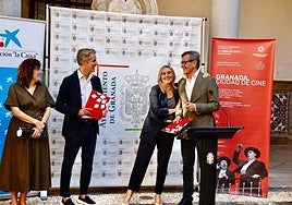 Presentación del concierto de la OCG en el patio del Ayuntamiento.