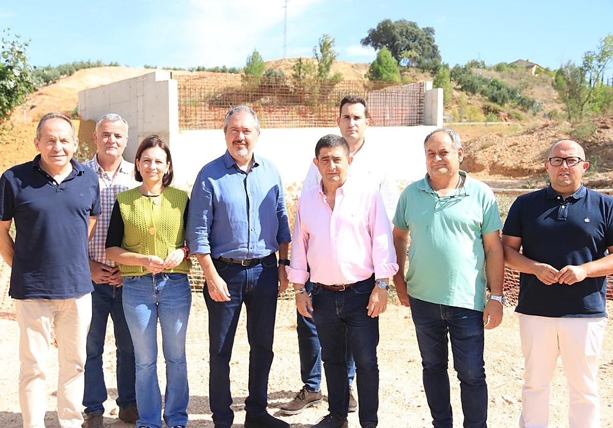 Juan Espadas y Paco Reyes en el puente del aguadero