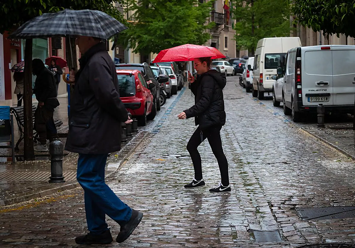 Cambio de tiempo en Andalucía: desplome térmico, lluvias y fenómenos costeros.