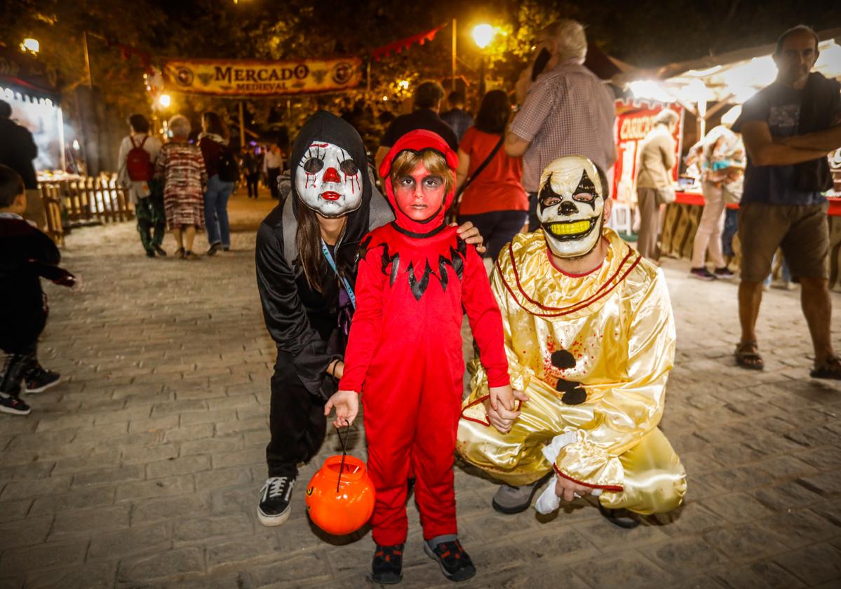 Pequeños y mayores disfrazados en Halloween en Granada el año pasado