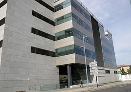 Desestiman por caducidad la demanda de un hombre que pagó la pensión a un hijo que no era suyo