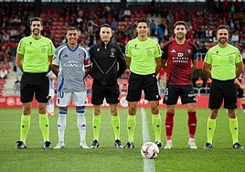 Muresan, con su equipo y los capitanes.