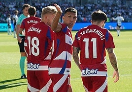 Myrto Uzuni brinda a los aficionados del Granada uno de los goles en Burgos.