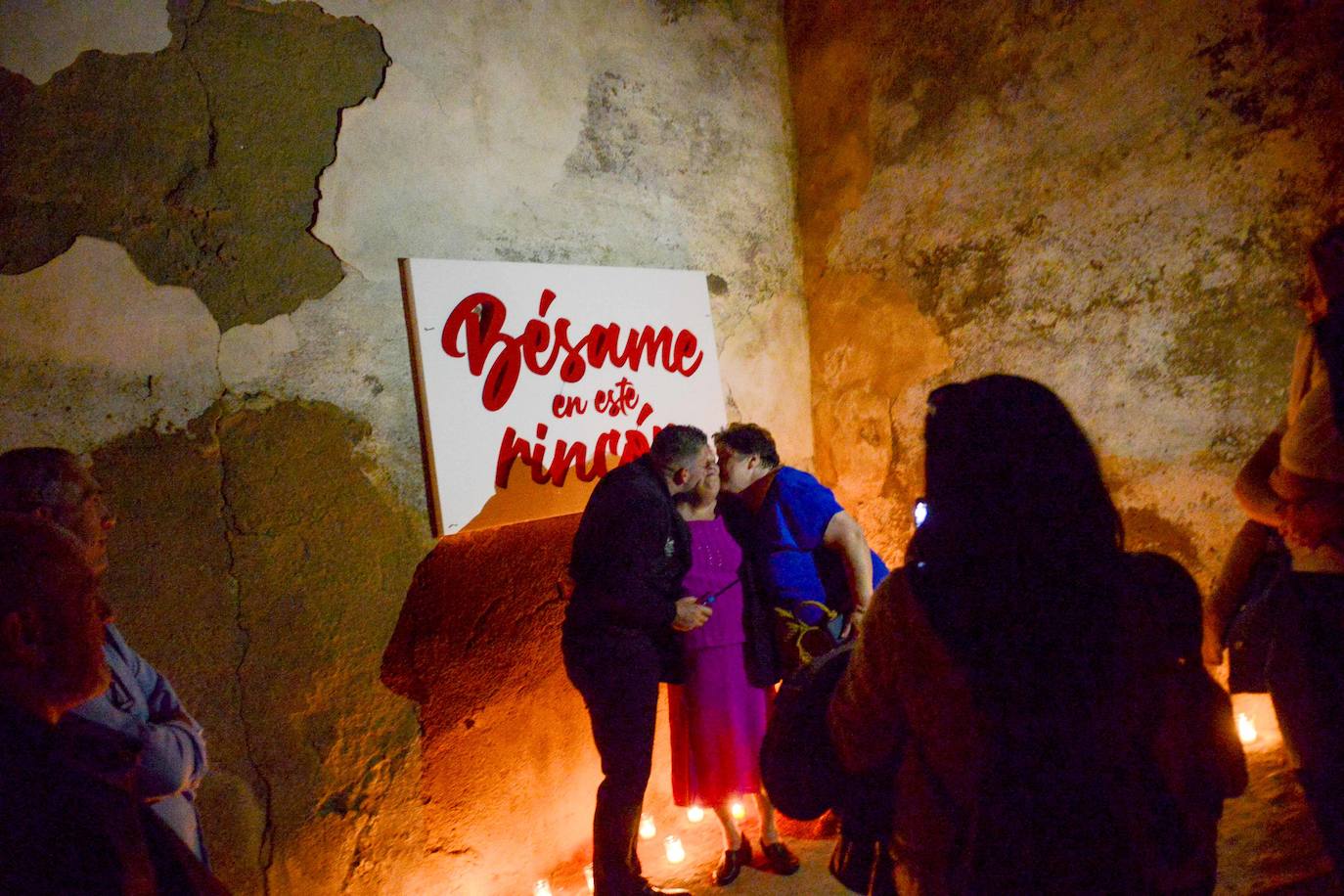 La belleza monumental de Guadix en la noche de las velas