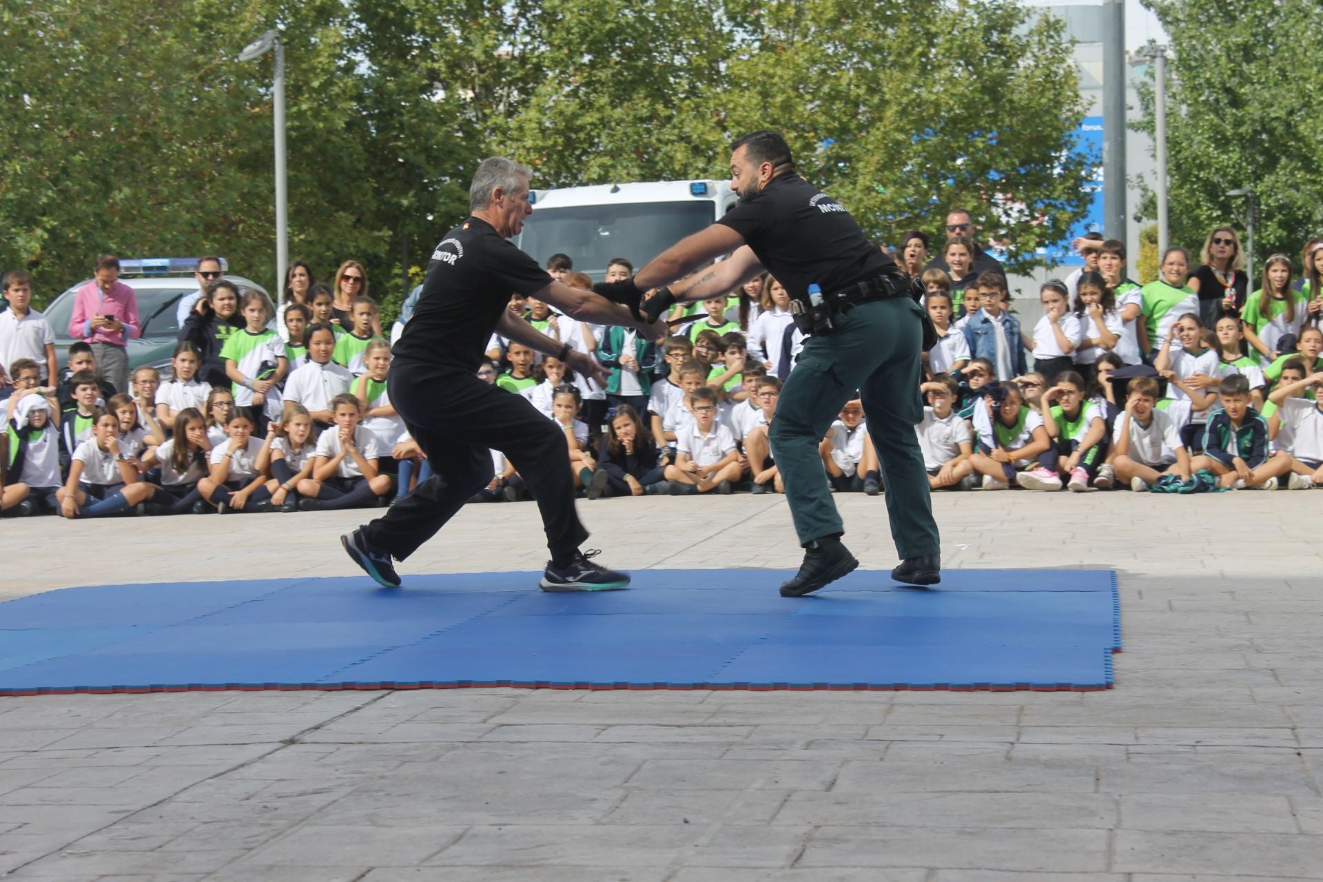 Demostración de la Guardia Civil antes 2.500 menores