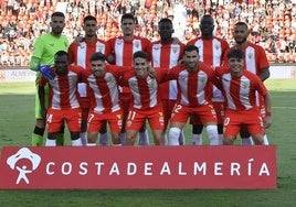 La camiseta de la UD Almería, sin patrocinador, lucirá la publicidad de DAZN.