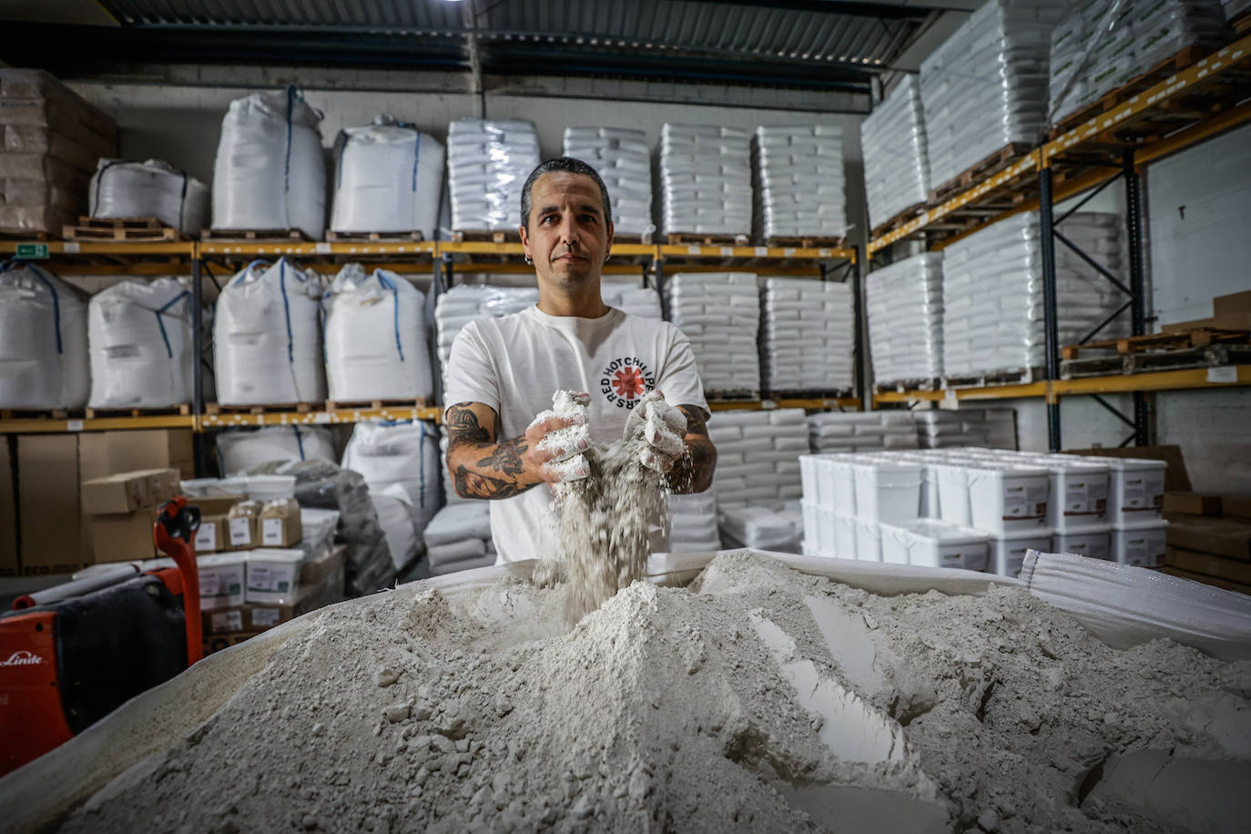 Jacob López, propietario de Ecotierra de Diatomeas.