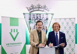 Antonio Fernández Monterrubio, a la izquierda, en un acto.