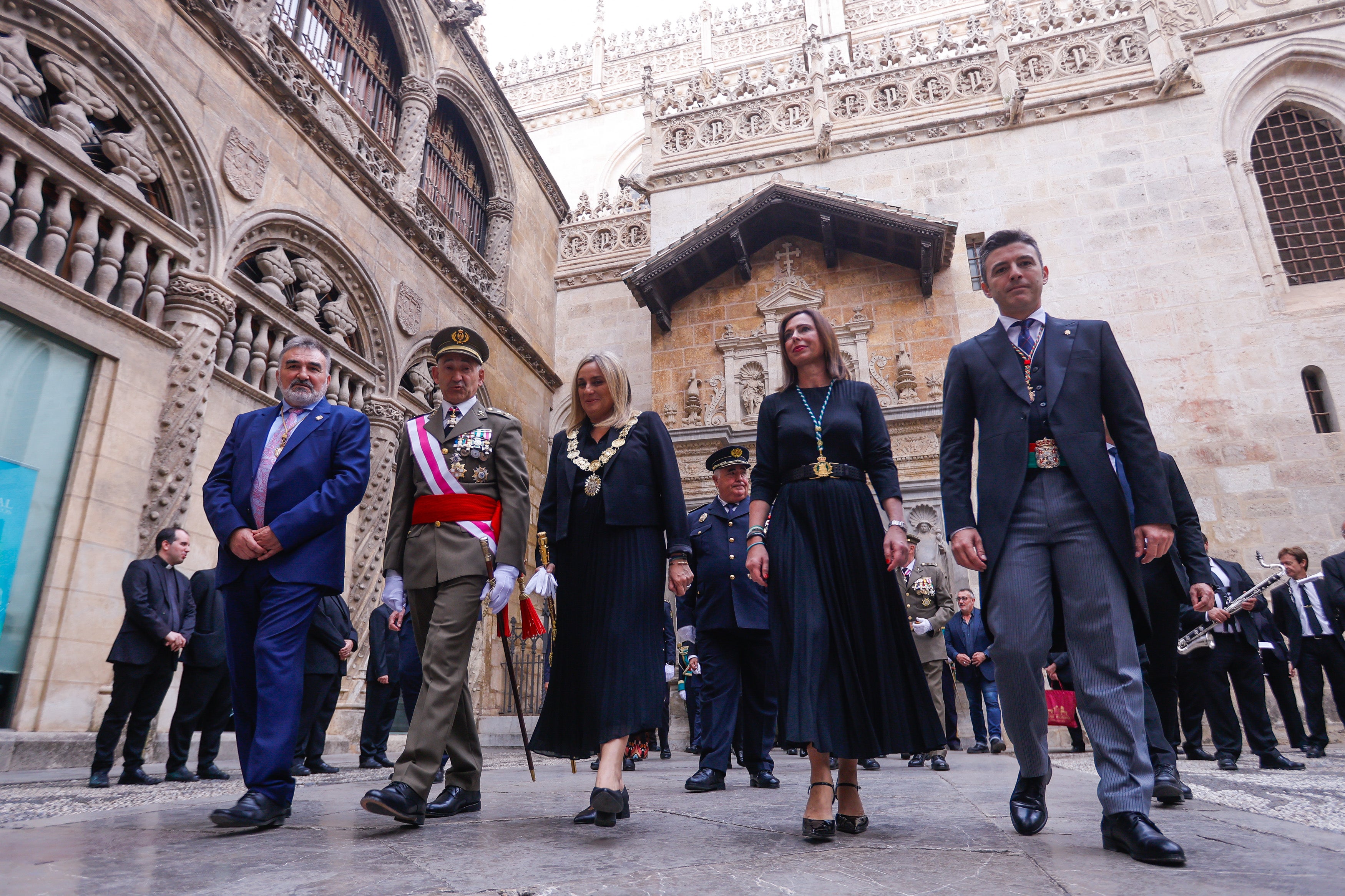 Las imágenes del festejo de la Hispanidad en Granada