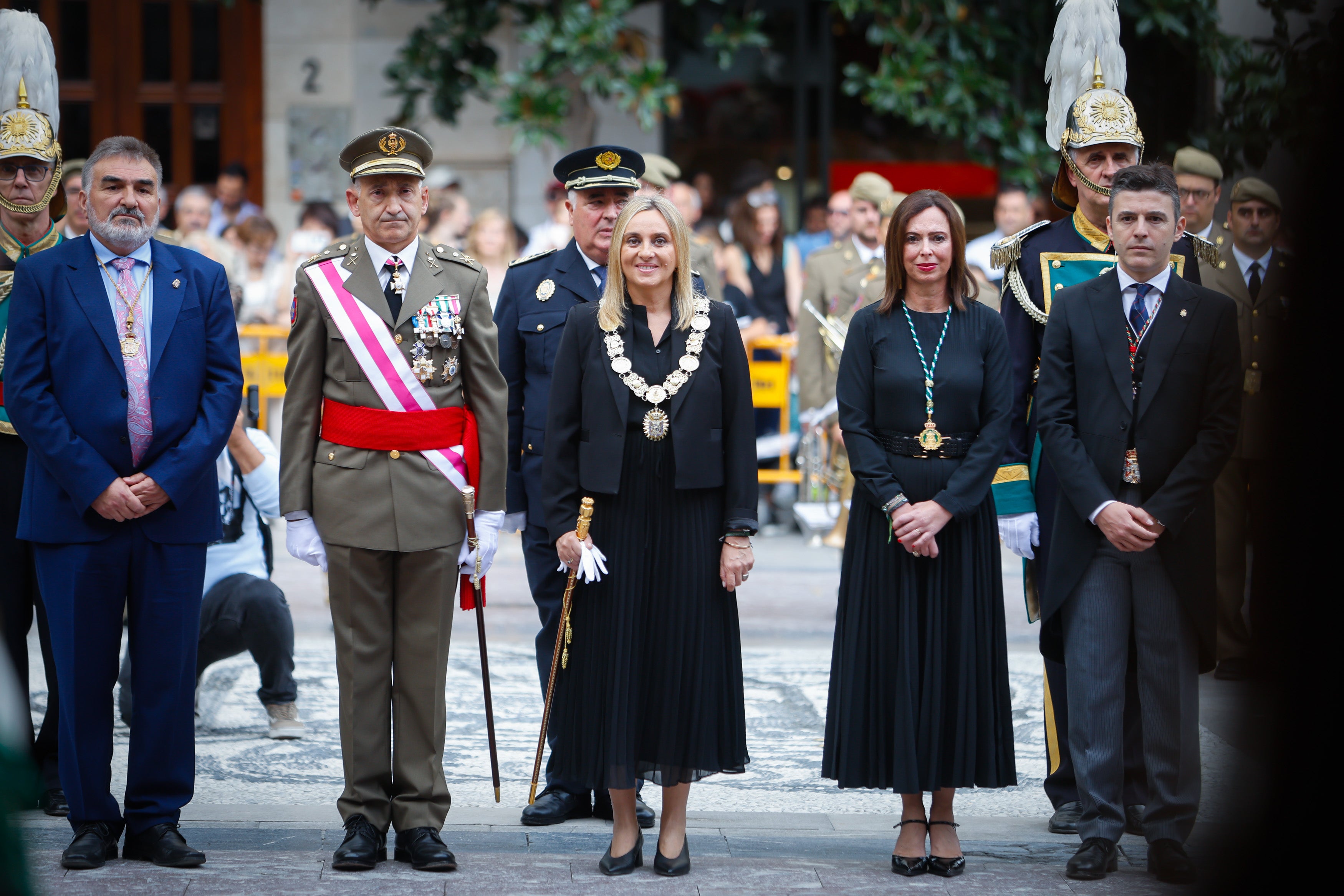 Las imágenes del festejo de la Hispanidad en Granada