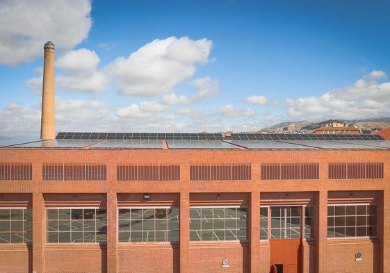 Placas de la comunidad energética de Fermasa instaladas en el techo