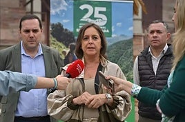La consejera de Sostenibilidad y Medio Ambiente de la Junta de Andalucía, Catalina García, en el centro administrativo del Parque Nacional y Natural de Sierra Nevada,.