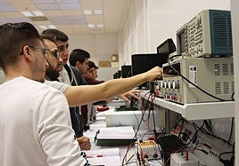 Todos los alumnos de primero tendrán que hacer prácticas, cuando antes solo se hacían en segundo.