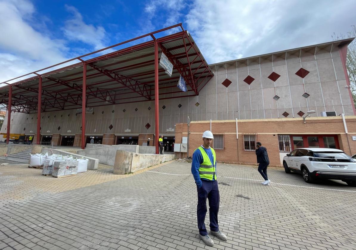 Herido crítico un trabajador tras caer desde 15 metros en las obras del Palacio de Deportes