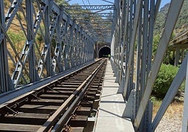 Uno de los túneles que serán adaptados en la autopista ferroviaria Algeciras-Zaragoza.