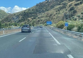 Parches en la autovía A-44, entre Jaén y el Puerto Carretero.