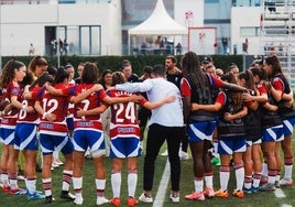 El Granada femenino, al final de un partido en casa esta temporada.