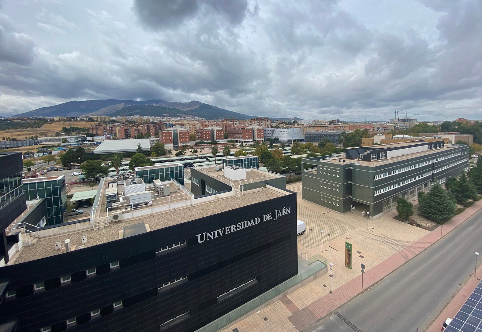 Panorámica de la Universidad de Jaén, en el Campus de las Lagunillas.