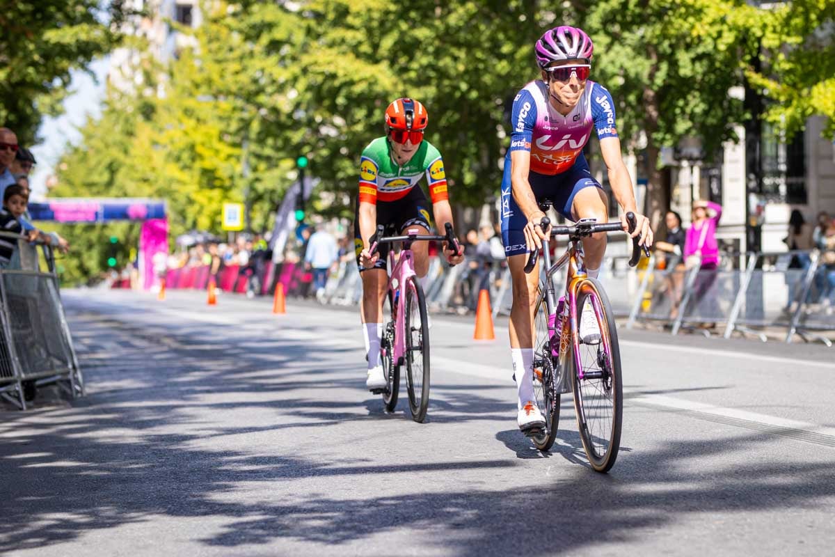 La prueba ciclista Reinas de la Alhambra, en imágenes