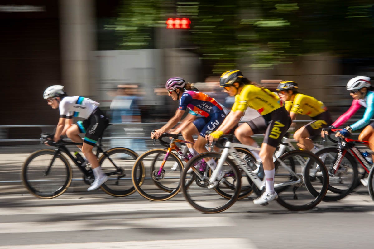 La prueba ciclista Reinas de la Alhambra, en imágenes