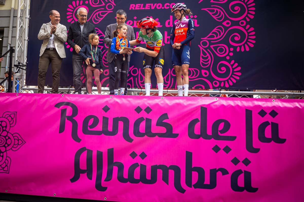 La prueba ciclista Reinas de la Alhambra, en imágenes