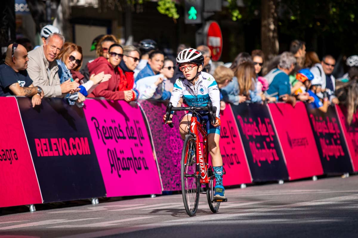 La prueba ciclista Reinas de la Alhambra, en imágenes