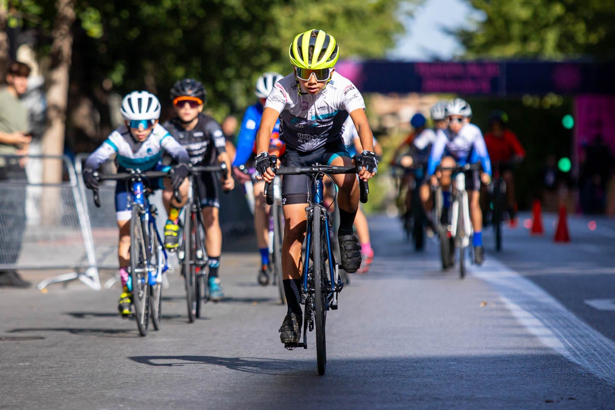 La prueba ciclista Reinas de la Alhambra, en imágenes