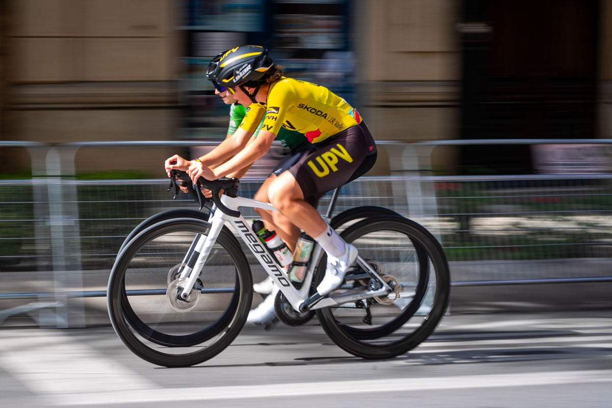 La prueba ciclista Reinas de la Alhambra, en imágenes