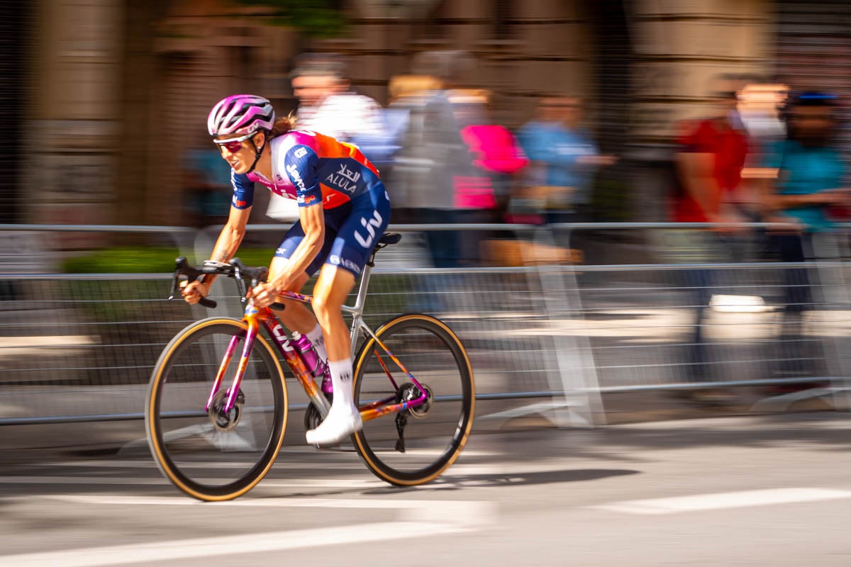 La prueba ciclista Reinas de la Alhambra, en imágenes