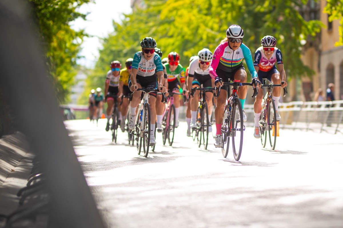 La prueba ciclista Reinas de la Alhambra, en imágenes