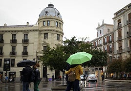 Cambio de tiempo en Andalucía: un frente atlántico trae lluvias y un bajón térmico.