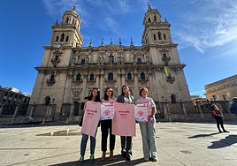 Presentación de la marcha en la plaza de Santa María, punto de partida del domingo