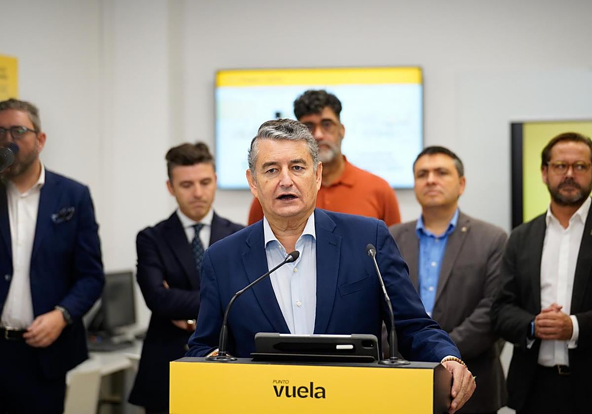 El consejero de la Presidencia, Antonio Sanz, este jueves en Granada.